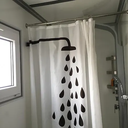 بوتيل Houseboat Aquavilla *