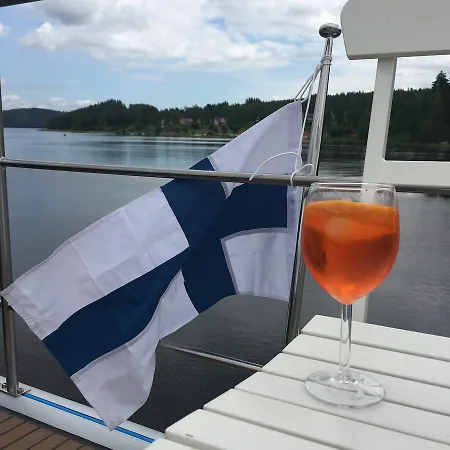 بوتيل Houseboat Aquavilla *