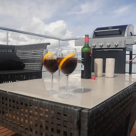 بوتيل Houseboat Aquavilla *
