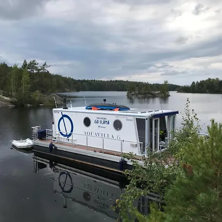 Houseboat Aquavilla بوتيل